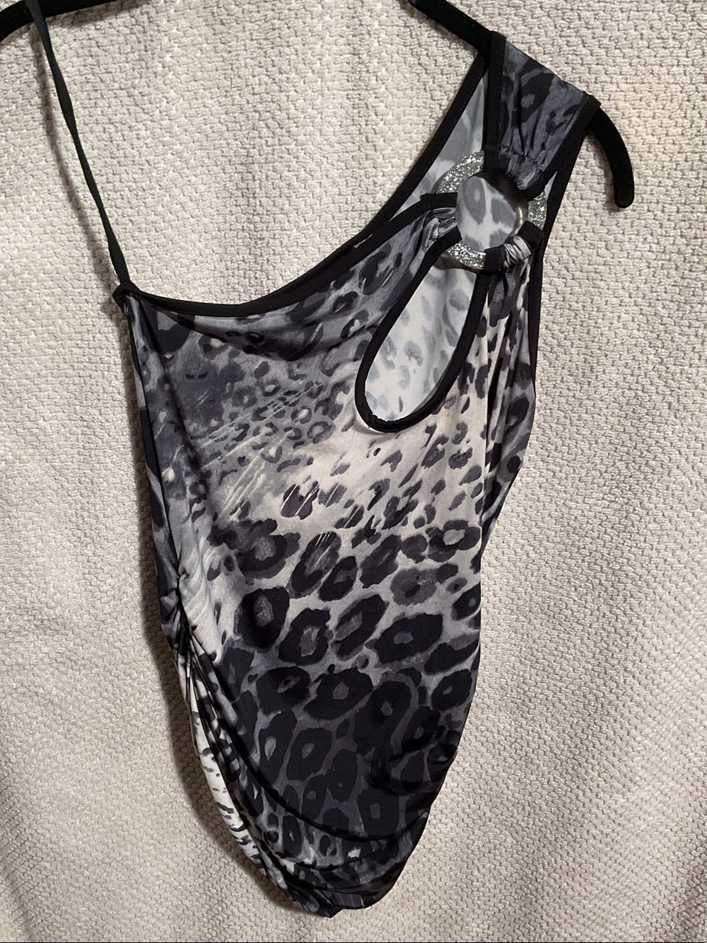 Women's Leopard Print One-Shoulder Top